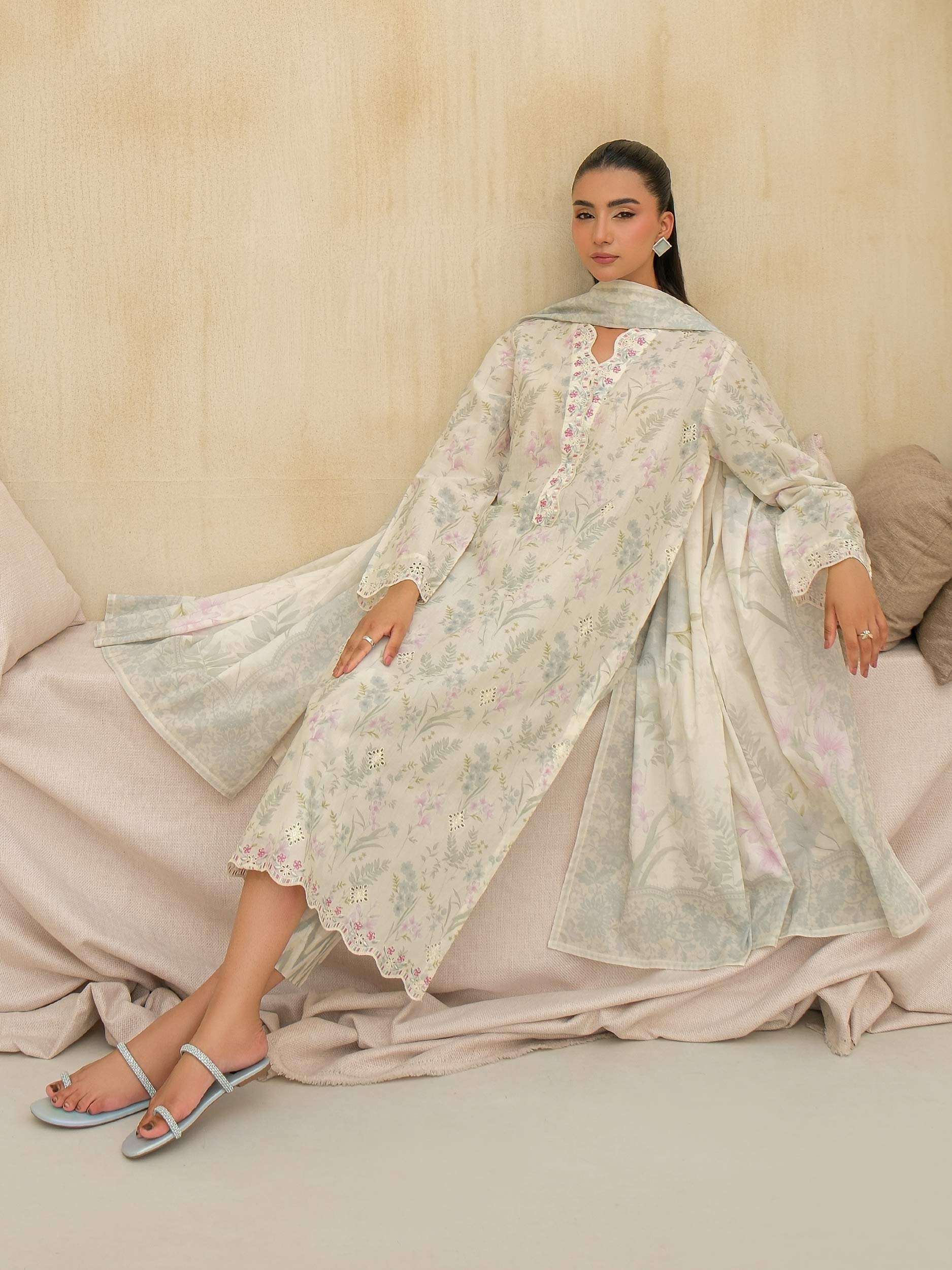 3 Piece Lawn Suit-Embroidered (Unstitched)