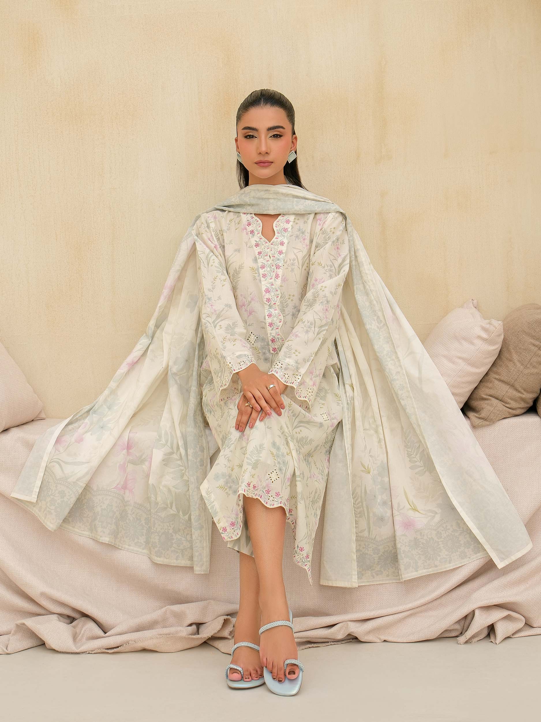 3 Piece Lawn Suit-Embroidered (Unstitched)