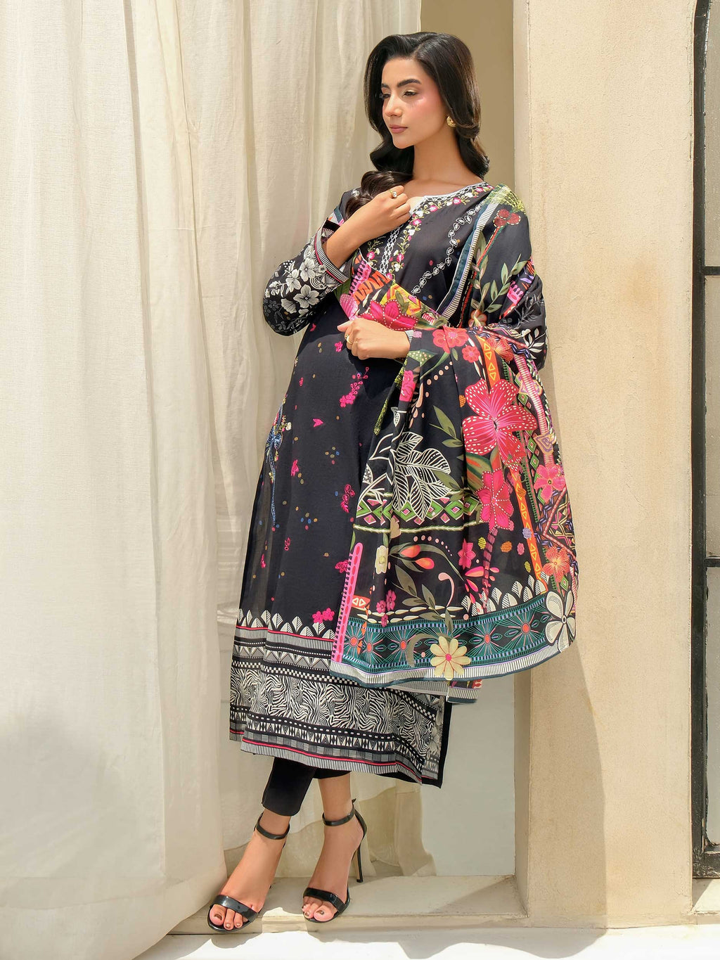3 Piece Lawn Suit-Embroidered (Unstitched)