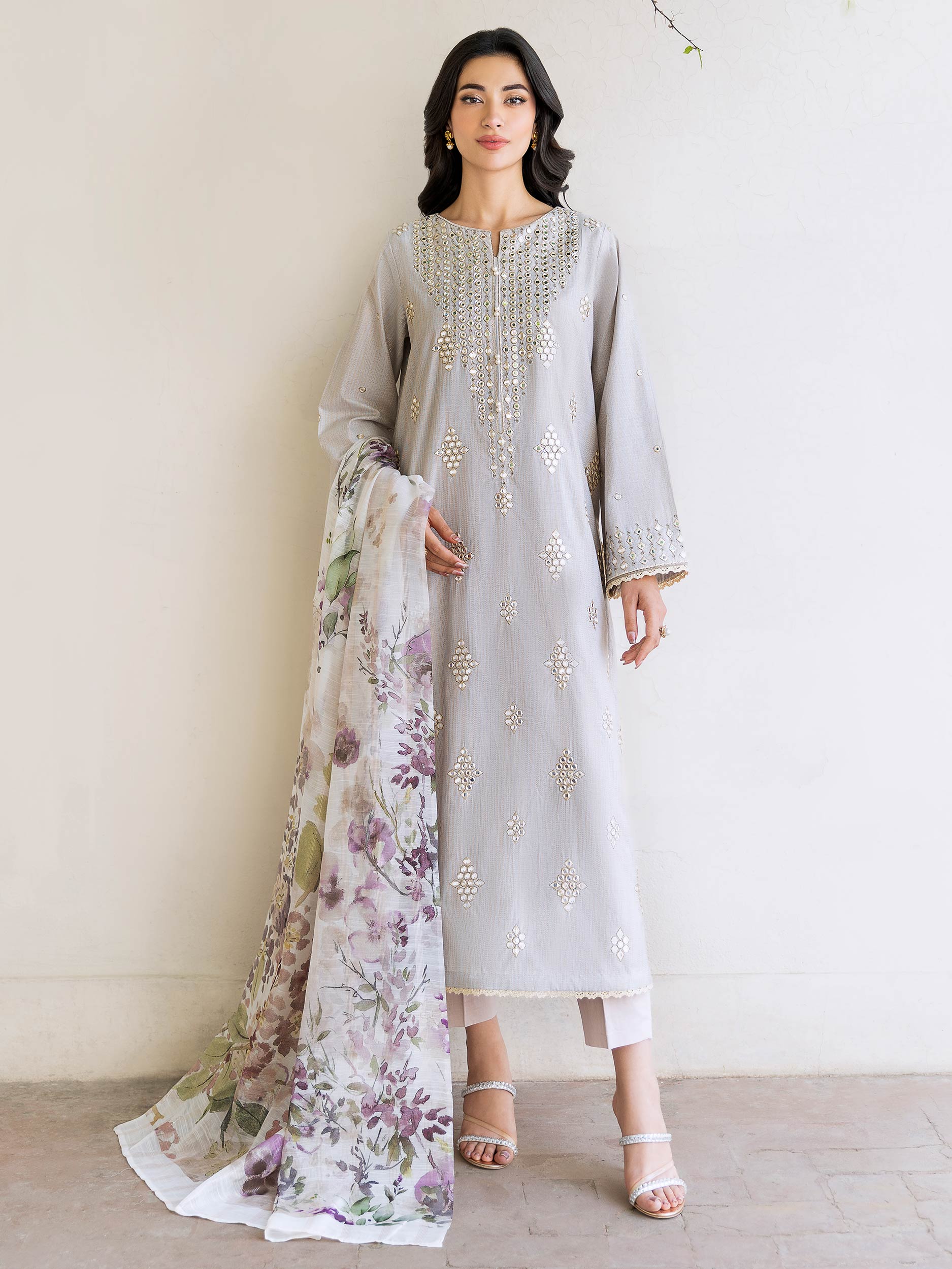 3 Piece Lawn Suit-Embroidered (Unstitched)