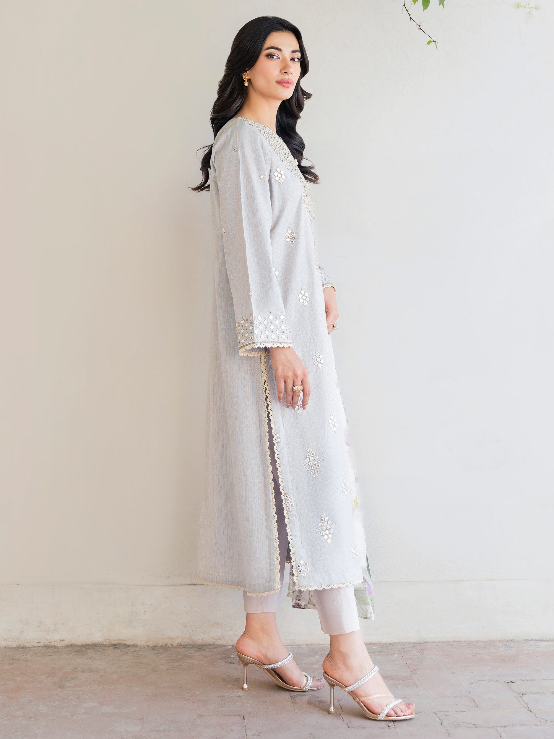 3 Piece Lawn Suit-Embroidered (Unstitched)