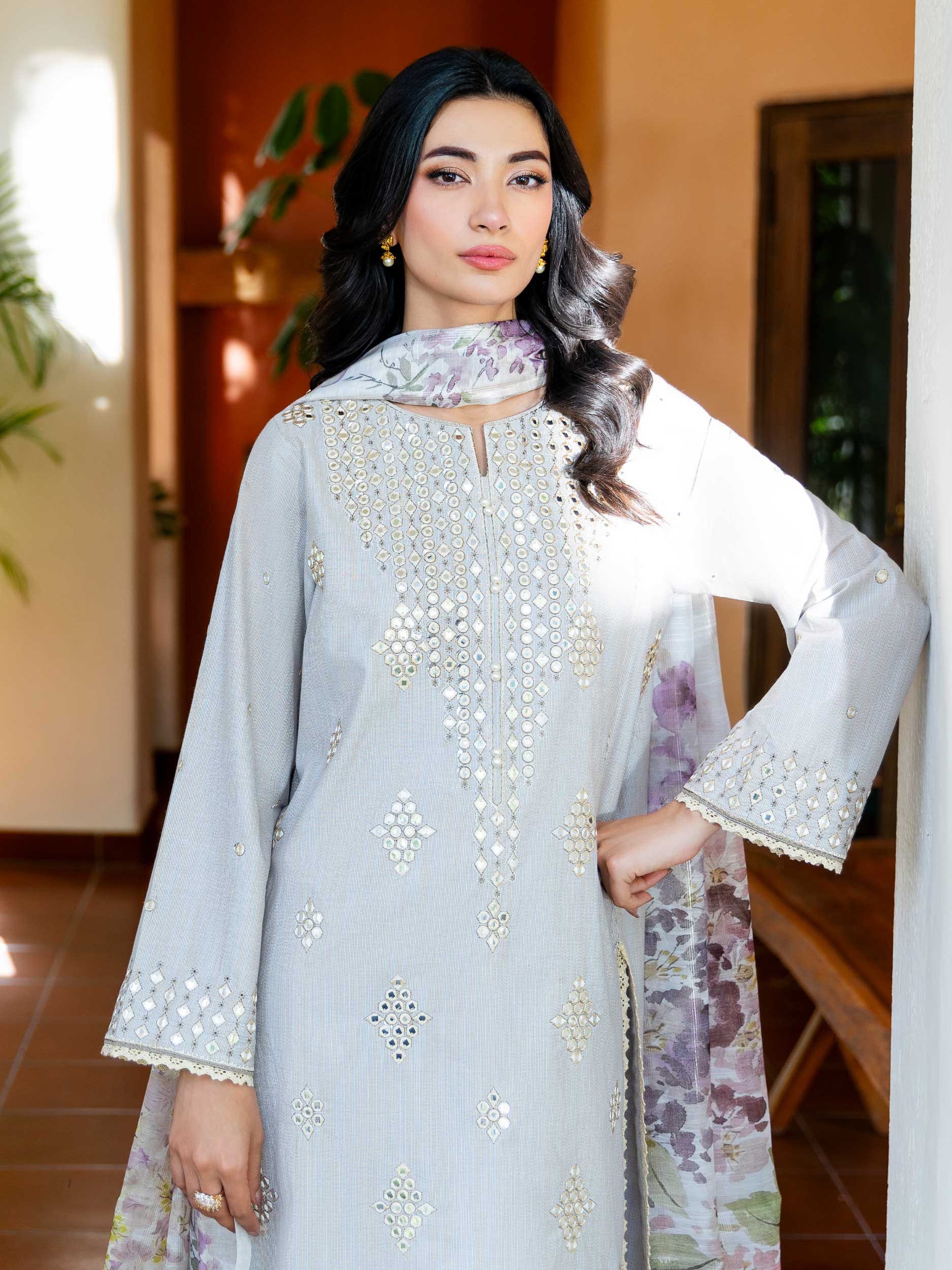 3 Piece Lawn Suit-Embroidered (Unstitched)
