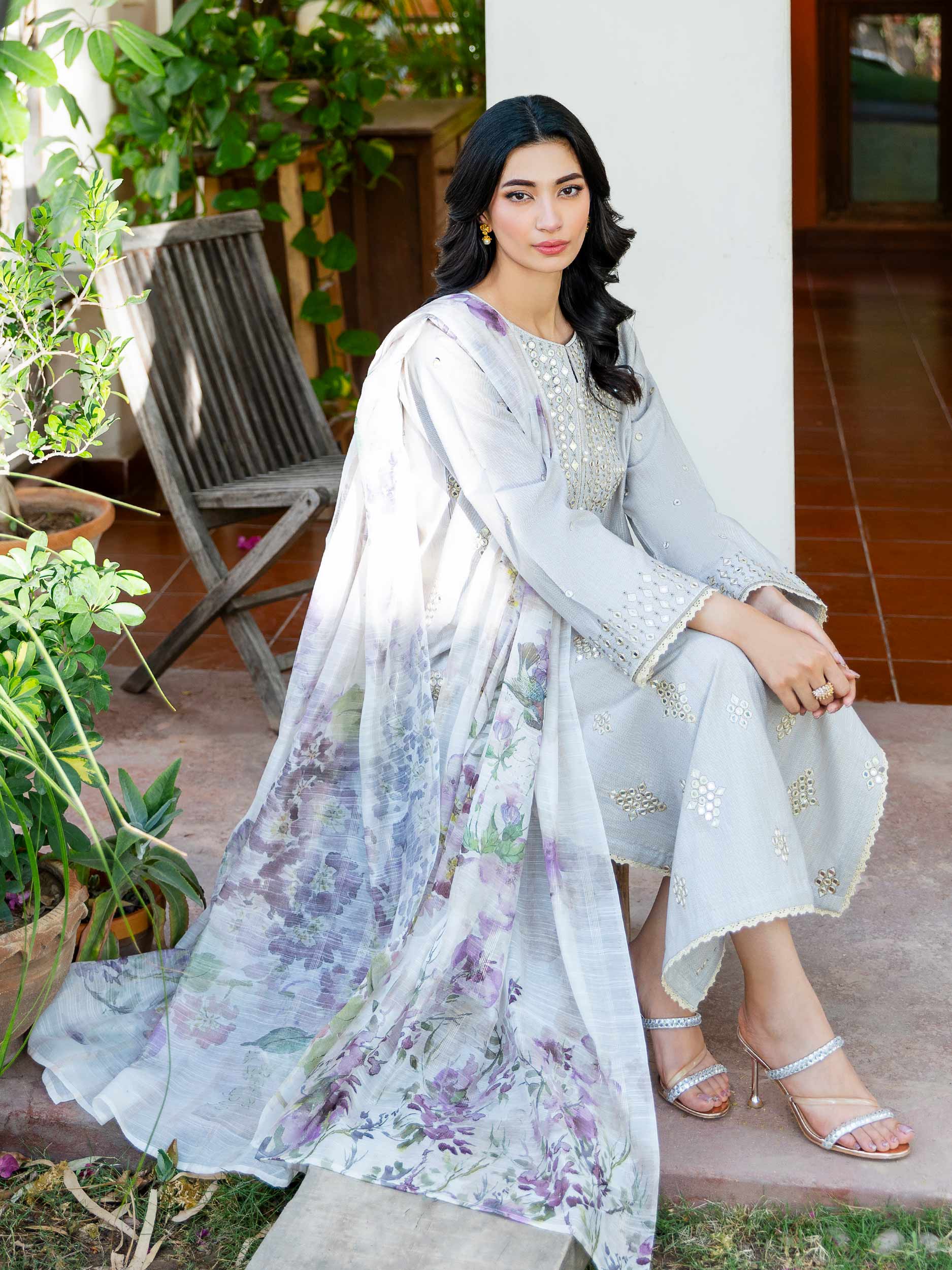 3 Piece Lawn Suit-Embroidered (Unstitched)