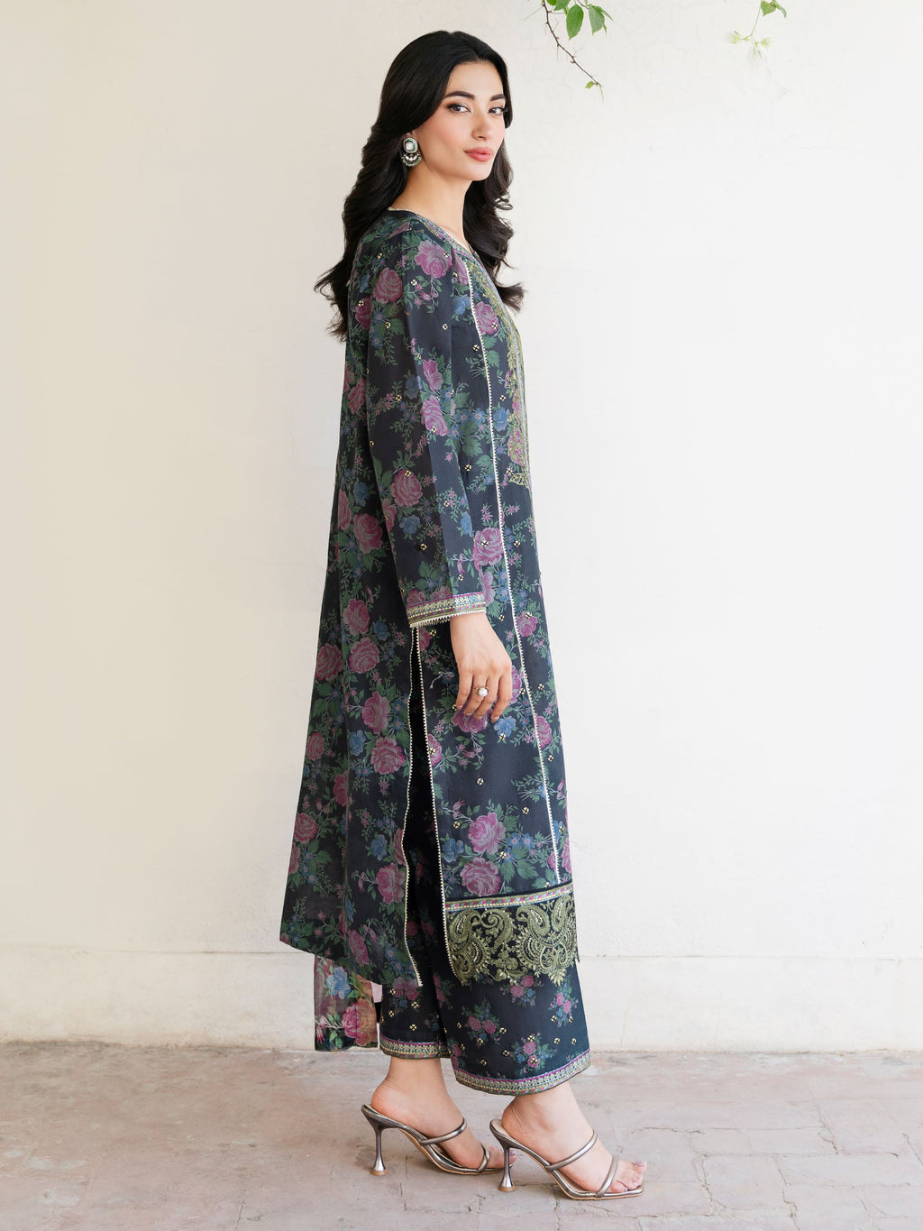 3 Piece Lawn Suit-Embroidered (Unstitched)